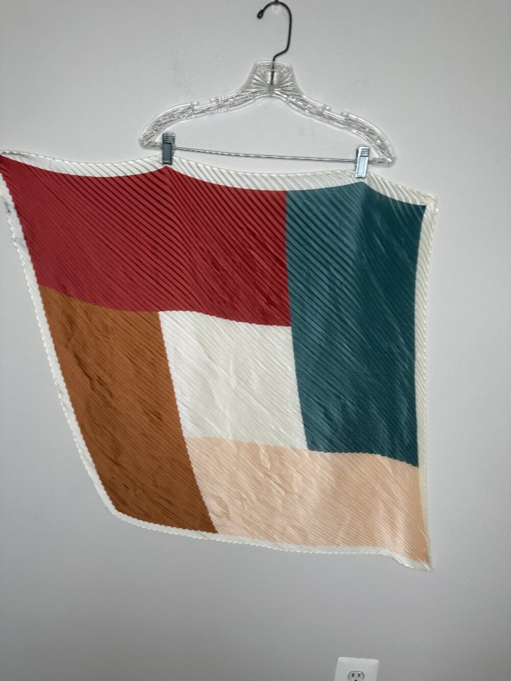 Basque Women's Pleated Multi-colored Neckerchief Scarf